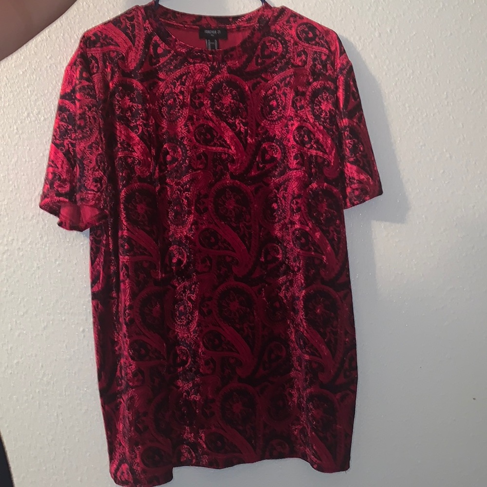 Selling a men shirt from forever 21